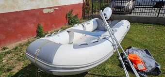 Motorový čln ZODIAC 310 ALU - 6