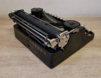 Starožitný písací stroj Underwood Portable 4 Bank rok 1926 - 6