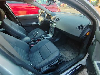 Volvo V50 2.0 100kw M6 - Možné splátky od 19.90 € - 6