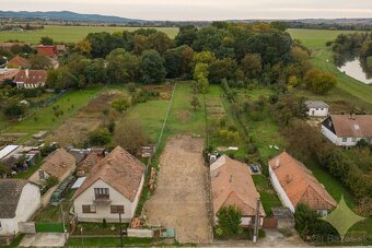 Exkluzívne na predaj stavebný pozemok v obci Kovarce, len 10 - 6