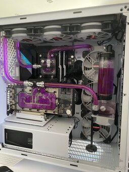 Predám vodou chladený PC + monitor - 6