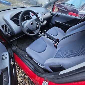 Predám Honda Jazz 1.4b, r.v.2004 - 6