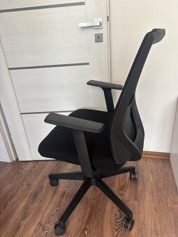 Kancelárska čierna stolička - 6