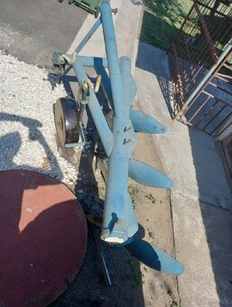 Predam roudnicky pluh pravy 3 nak - 6