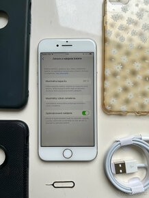 Apple iPhone 8 64 GB White / 85% Batéria - 6