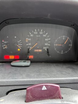 Mercedes Vito 108D - 6