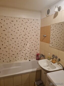 Na predaj 3 izbový byt, Nové Zámky - 6