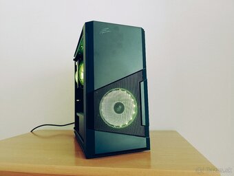 R3 3100,Vega 56 8GB,Herný počítač - 6