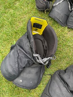 Predám hokejové veci - 6