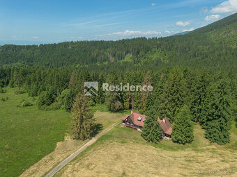 Chata zasadená do liptovskej prírody - 6