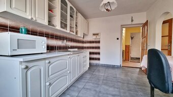 Zaujímavý 5-izbový rodinný dom s garážou, Seňa - 6