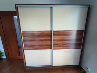Šatníková skriňa 210x200x60 cm, posuvne dvere - 6