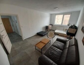 PRENÁJOM 2-IZBOVY BYT PRIAMO V POVAŽSKEJ BYSTRICI / CENTRUM - 6