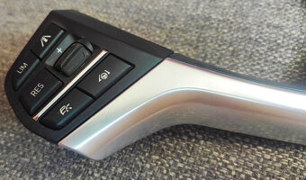 tlačítka a kryt volantu na BMW - 6