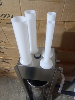 plnička klobás – 9L PROFI Vertikálna - 6