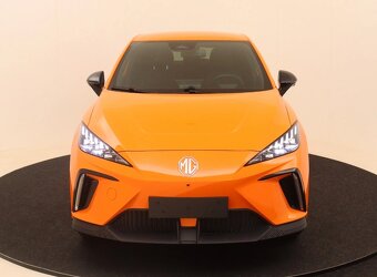 MG 4 LUXURY 64kwh - NOVÉ - MAX VÝBAVA - 6