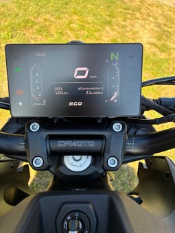 CF Moto 300 NK - 6