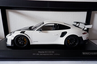 Porsche 911 GT2RS White/Black - 6