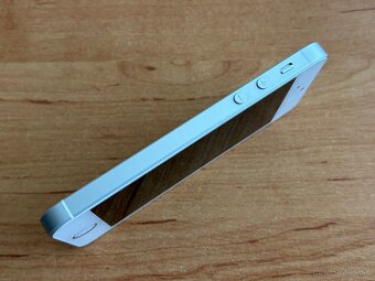 Apple iPhone SE 64GB - 6