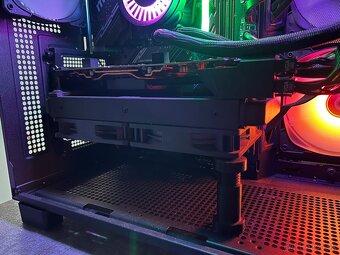 Predám výkonnú grafickú kartu GIGABYTE RTX 3080 - 6