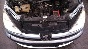 Lacno rozpredám Peugeot 807 na náhradné diely - 6