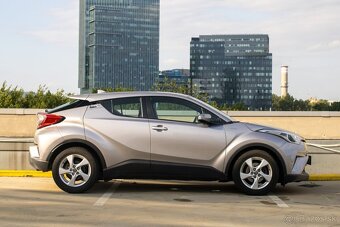 Toyota C-HR 1.8 Hybrid Executive E-CVT FWD - 6