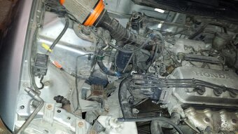 Predám Hondu Civic 1.5 84 kw vtec - 6