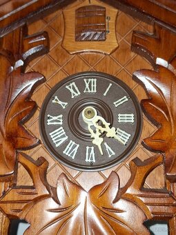 Predám funkčné kukučkové hodiny kukajú pol a celú hodinu 85 - 6