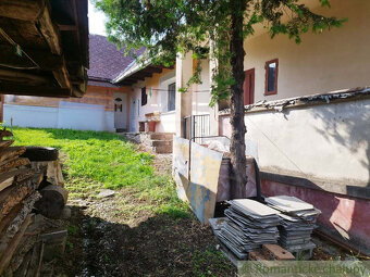 Z časti rekonštruovaný gazdovský dom v obci Hrušov - 6