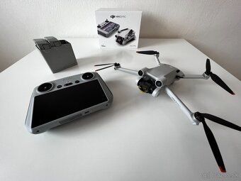 Dron DJI Mini 3 PRO (DJI RC) + Fly More KIT - 6