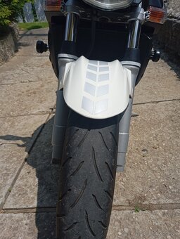SUZUKI GSR 600 - 6