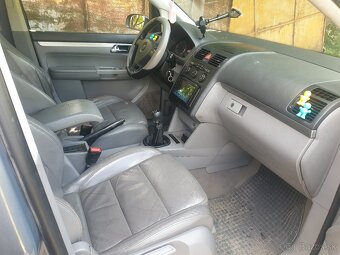 Volkswagen Touran 2.0 TDi - 6
