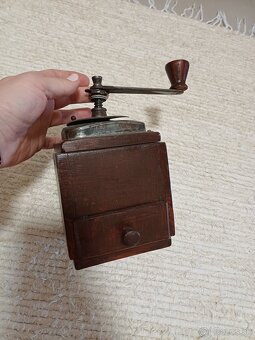 Mlynček - starožitný - 6