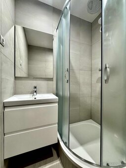 Prenájom 3,5- izbový byt s balkónom a loggiou vo VK - 6