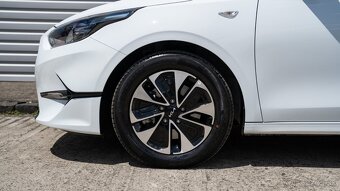 Kia Ceed 1.5 T-GDi, AUTOMAT, 2024 14.130 km v záruke do 2031 - 6