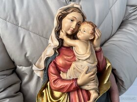 Dřevěná socha Panna Marie s Ježíškem ručně malovaná - 6