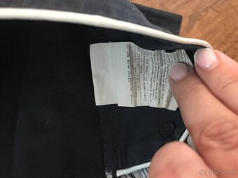 GUESS originál damske kratasy S - 6