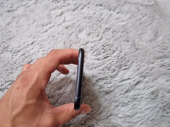 Predám housing na iPhone SE 2. (2020) - Čierny 🖤📱 - 6