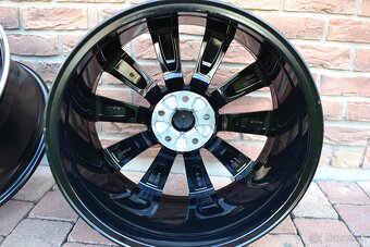 5x112 R19 Hlinikove disky na Skoda Kodiaq / Superb 3 - 6