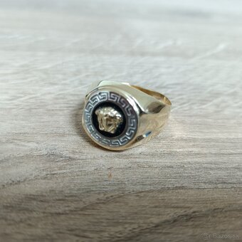 Zlatý pánsky prsteň Versace - 6