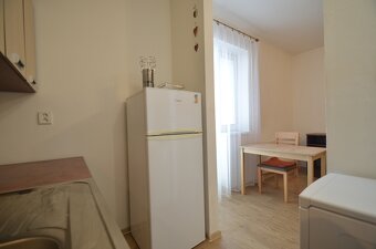 REZERVOVANÉ - PEKNÁ GARSÓNKA S LOGGIOU  V CENTRE TREBIŠOVA - 6