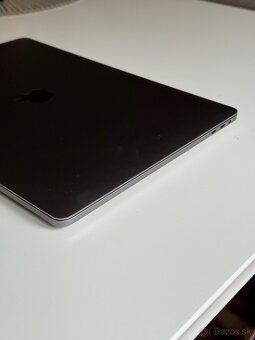 MacBook Pro 15 touchbar (2019) i7-8 jadro, 16GBram, 512GBssd - 6