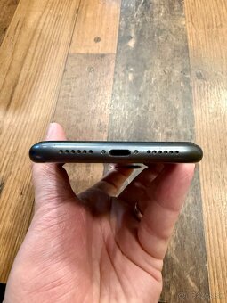 iPhone 11 black 128 GB - 6