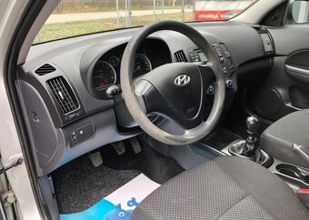Hyundai i30 1.4 16V benzín manuál 80 kw - 6