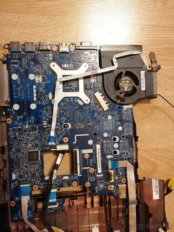 Predám Lenovo E530 na náhradné diely. - 6