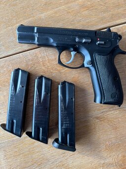 Zbierka pistoli ČZ - 6