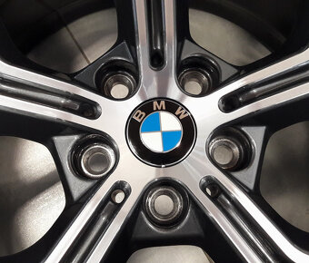 BMW X1 F48 18" Styling 579 - 6