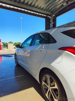 Predám Hyundai i30 1.6crdi - 6