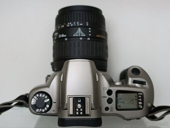 Canon EOS s objektívom a filtrom - 6