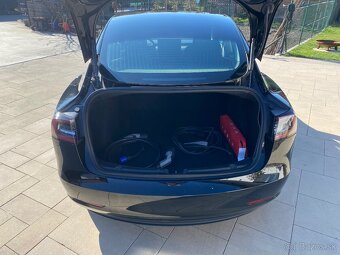 Tesla model 3 - 6